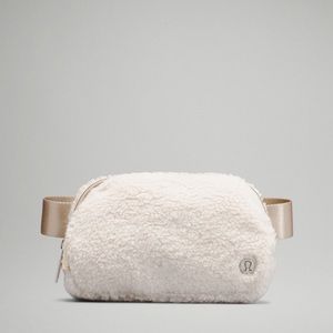 Everywhere fleece belt bag